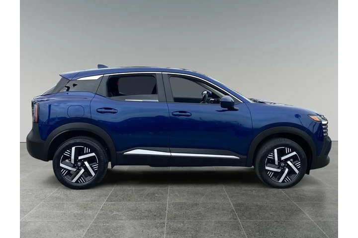 $27806 : Nissan Kicks 2025 SV 4dr Cro image 6