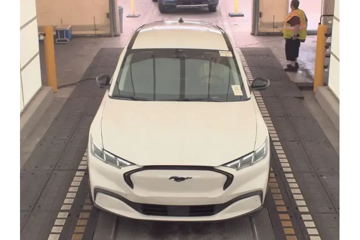 $27890 : Ford Mustang Mach-E 2024 Pre image 2