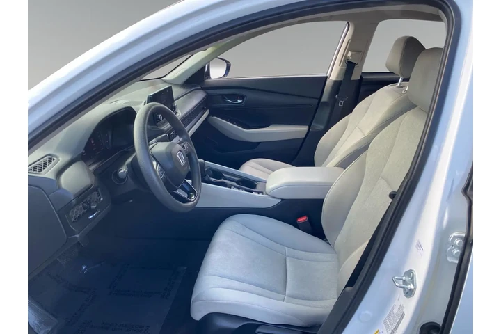 $29264 : Honda Accord 2024 LX 4dr Sed image 9