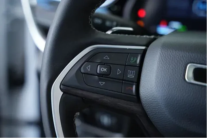 $27779 : Jeep Grand Cherokee 2023 4x4 image 4