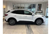 $23278 : Ford Escape Plug-In Hybrid 2 thumbnail