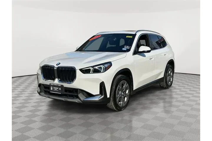 $24109 : BMW X1 2023 AWD xDrive28i 4d image 7