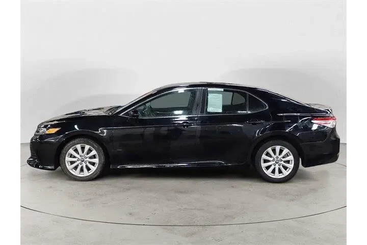 $14961 : Toyota Camry 2018 LE 4dr Sed image 2