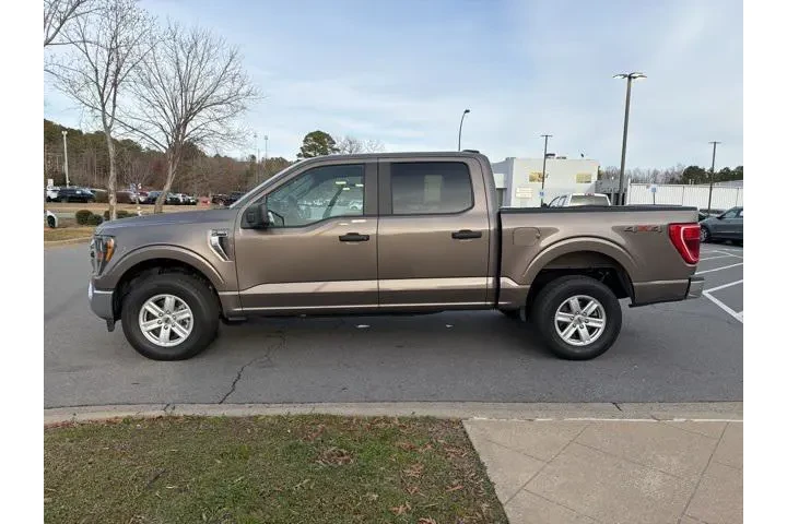 $35878 : Ford F-150 2023 4x4 XLT 4dr image 4