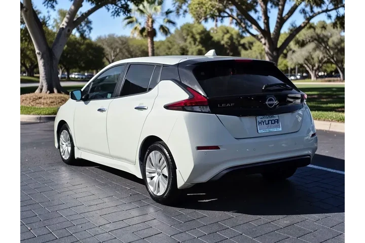 $13532 : Nissan LEAF 2023 S 4dr Hatch image 7