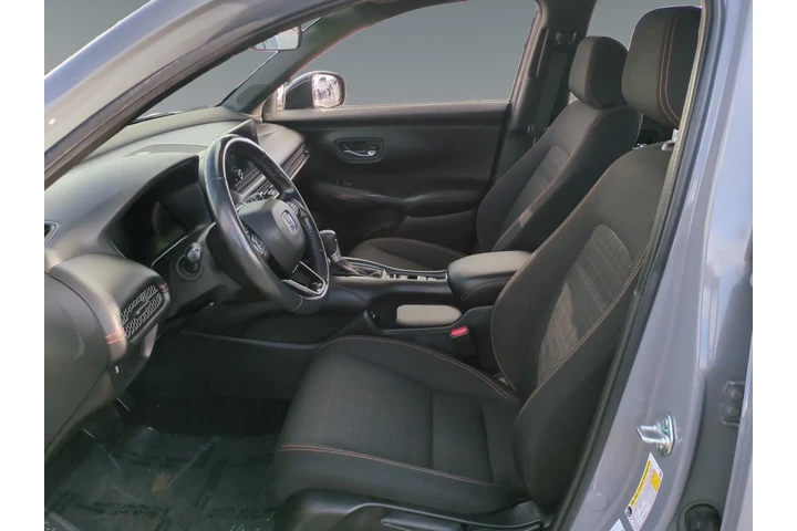 $28224 : Honda HR-V 2023 AWD Sport 4d image 9