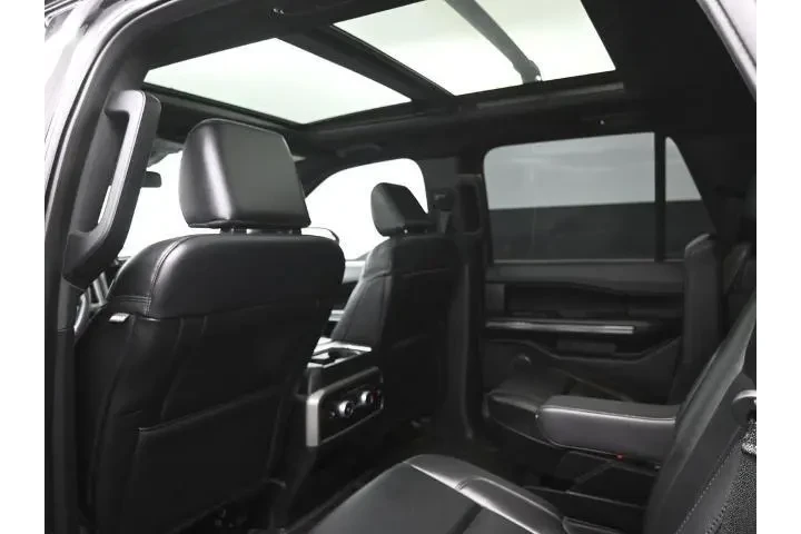 $35773 : Ford Expedition 2021 4x2 XLT image 2