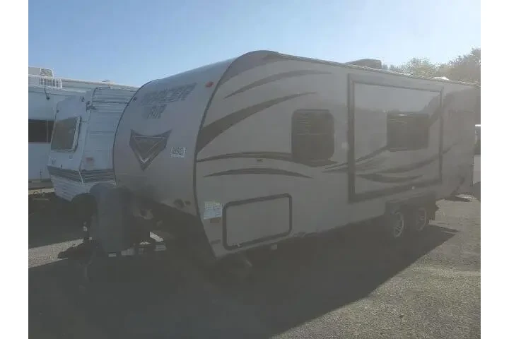 $9900 : 2015 Wildwood Tracer image 3