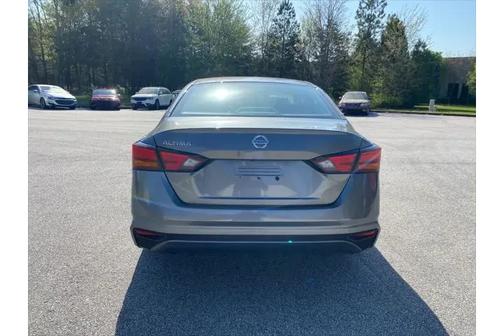 $16860 : Nissan Altima 2022 2.5 S 4dr image 5