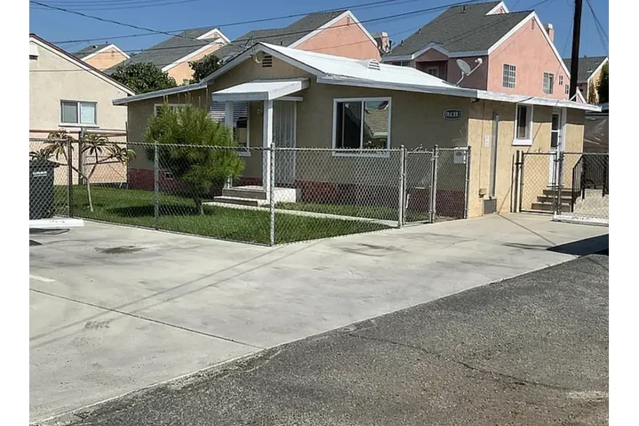 $1595 : CASA🐱near USC & downtown LA🐶 image 1