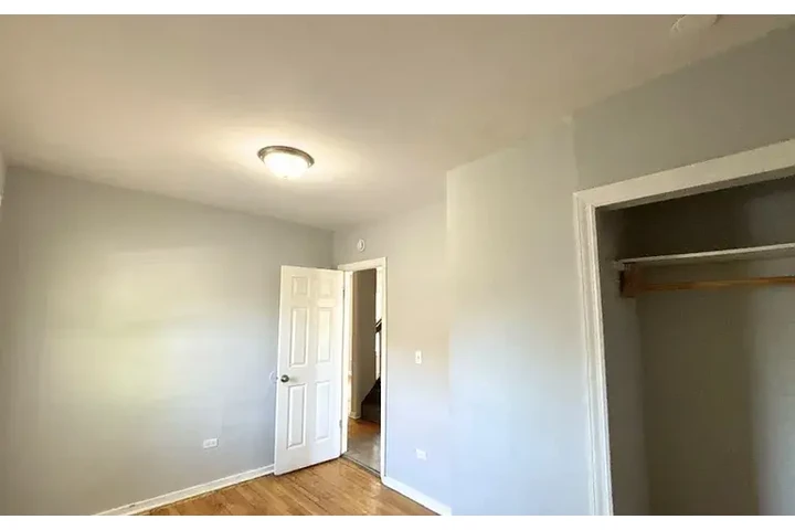 $1300 : HOUSE FOR RENT IN CHICAGO IL image 9
