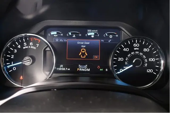 $31285 : Ford F-150 2020 4x4 Platinum image 4