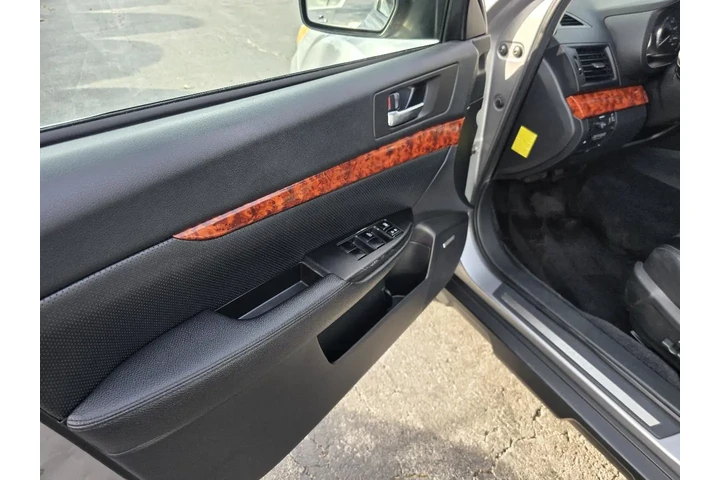 $5500 : 2010 Outback 2.5i Limited image 8