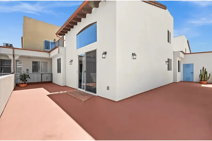 $1975 : Beautiful 2 Bedroom Apt in LA image 1