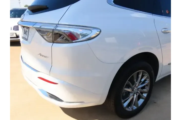 $35945 : Buick Enclave 2023 Avenir 4d image 10