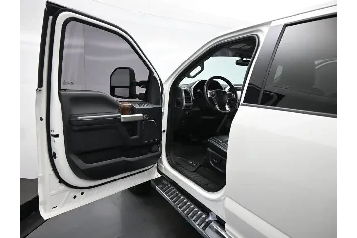 $31327 : Ford F-150 2020 4x4 Lariat 4 image 8