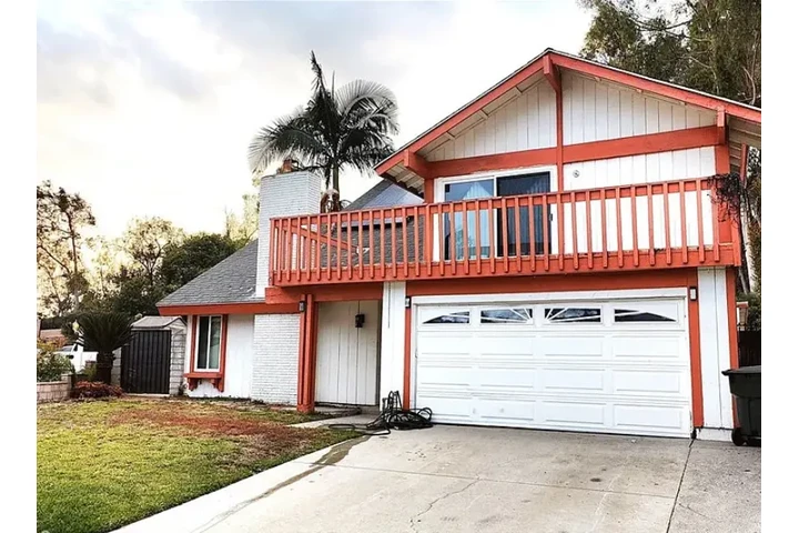 $2700 : 2127 sq ft. Upstairs is wood image 1