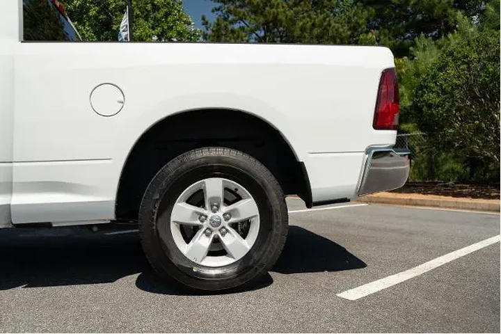 $31696 : Ram 1500 Classic 2024 4x4 SL image 6