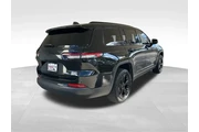 $21117 : Jeep Grand Cherokee L 2023 4 thumbnail