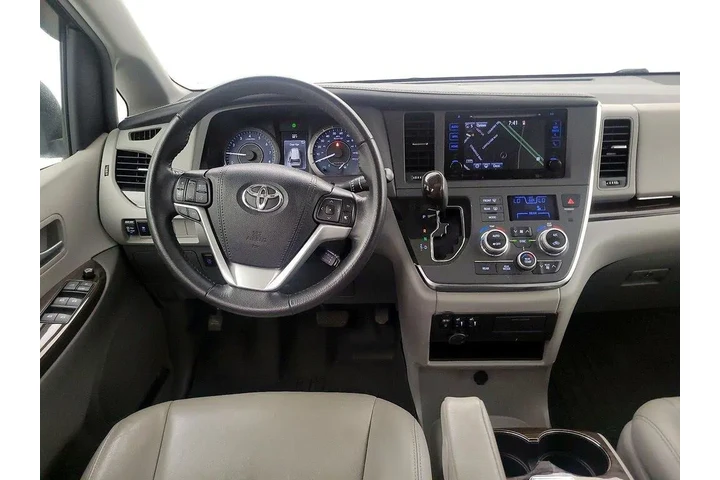 $27998 : Toyota Sienna 2017 AWD XLE 7 image 10