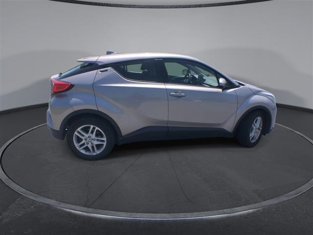 $20900 : PRE-OWNED 2020 TOYOTA C-HR LE image 9