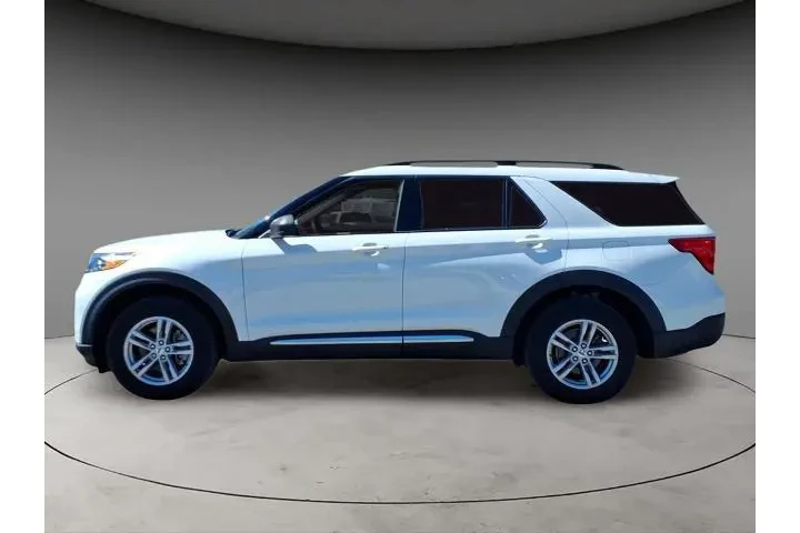 $32000 : Ford Explorer 2022 AWD XLT 4 image 2