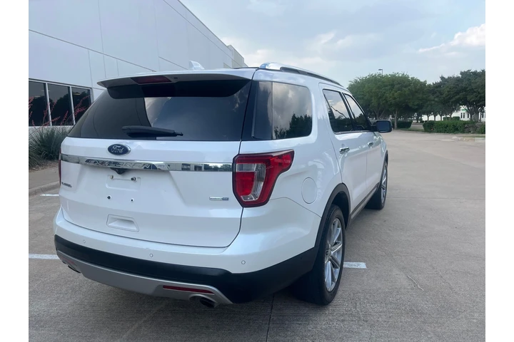 $13995 : 2017 Explorer Limited image 9