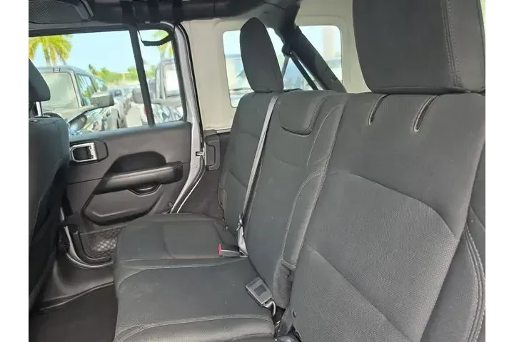 $22990 : Jeep Wrangler Unlimited 2018 image 9