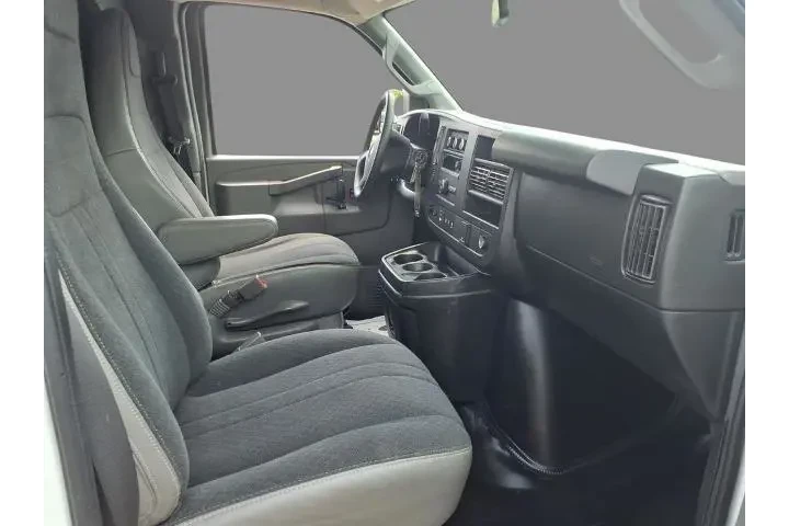 $25000 : Chevrolet Express 2020 2500 image 10