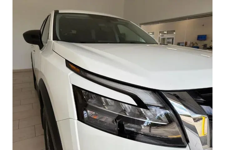 $29776 : Nissan Pathfinder 2024 AWD S image 9