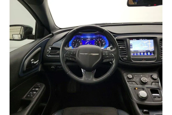 $16998 : Chrysler 200 2016 S 4dr Seda image 10