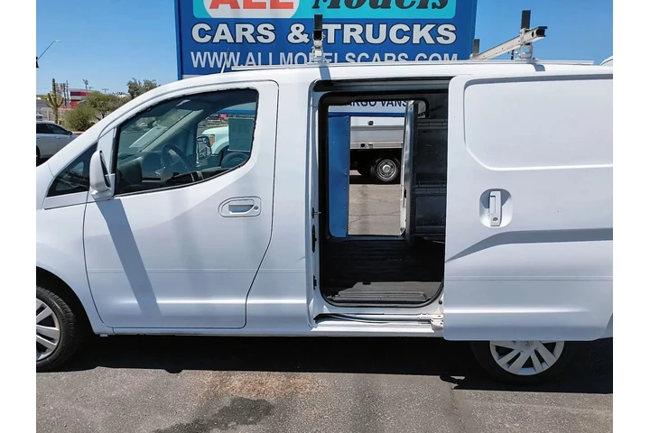 $15995 : 2021 NISSAN NV200 image 2