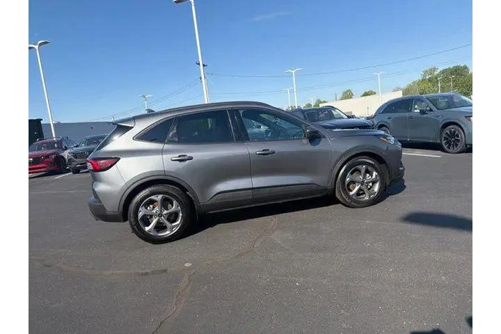 $28980 : Ford Escape 2025 ST-Line 4dr image 7
