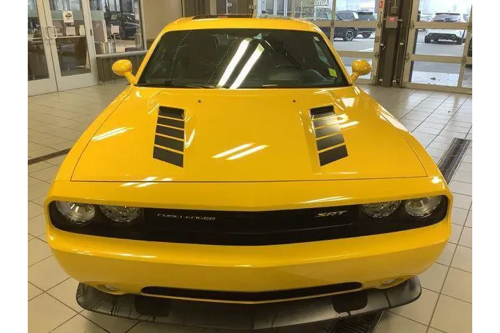 $27988 : Dodge Challenger 2012 SRT8 3 image 2