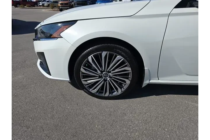 $26000 : Nissan Altima 2023 AWD 2.5 S image 9