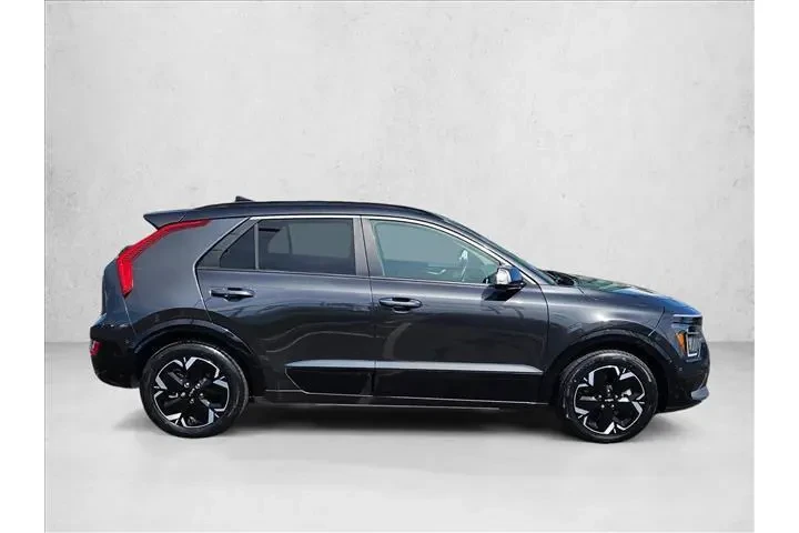 $26790 : Kia Niro EV 2023 Wave 4dr Cr image 6