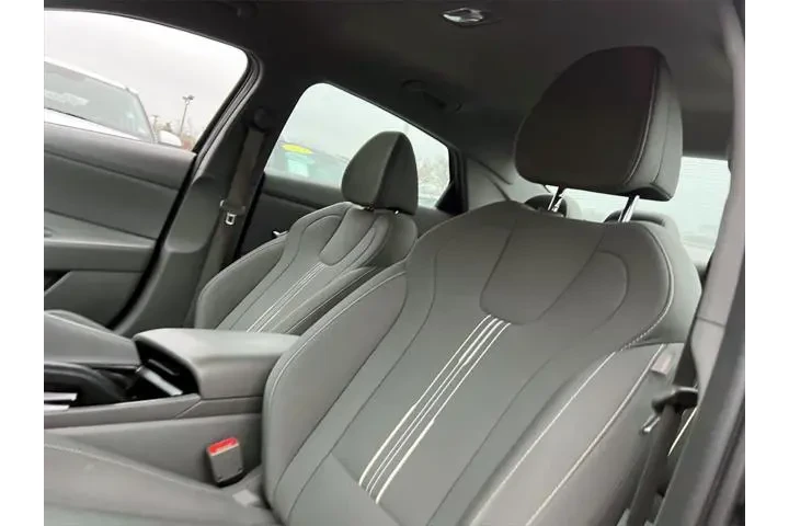 $21207 : Hyundai ELANTRA 2023 SEL 4dr image 6