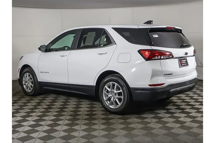 $21993 : Chevrolet Equinox 2024 LT 4d image 8