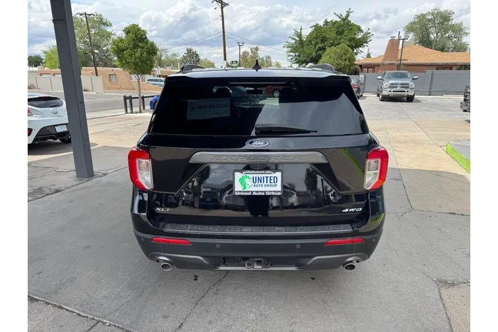 2022 Explorer XLT AWD image 6