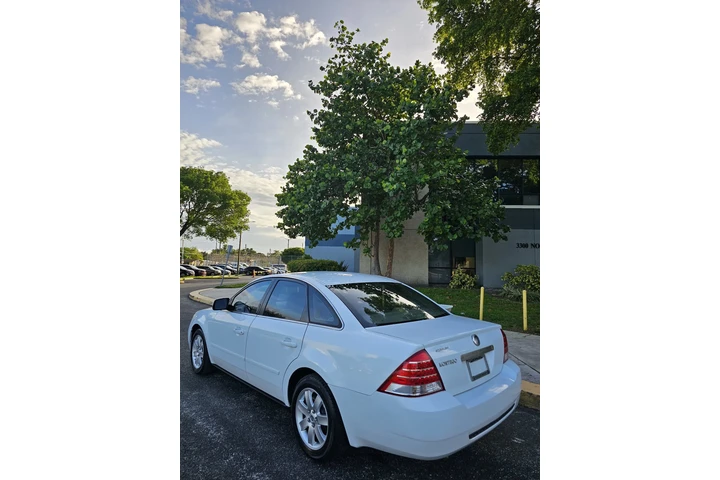 $4200 : 2005 Mercury Montego image 2
