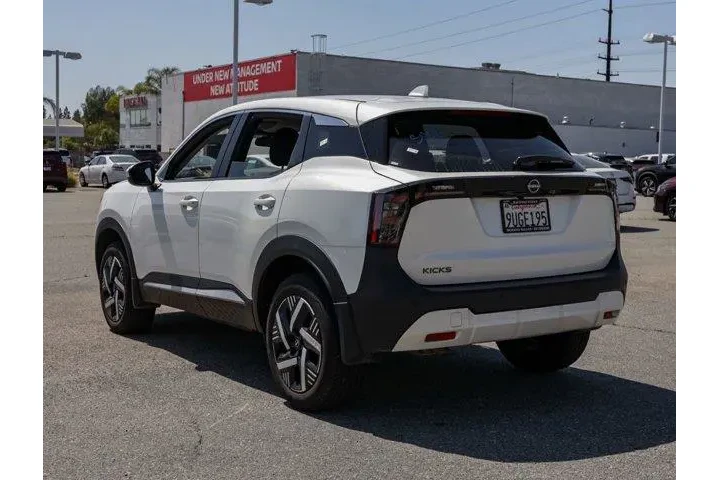 $22016 : Nissan Kicks 2025 SV 4dr Cro image 6