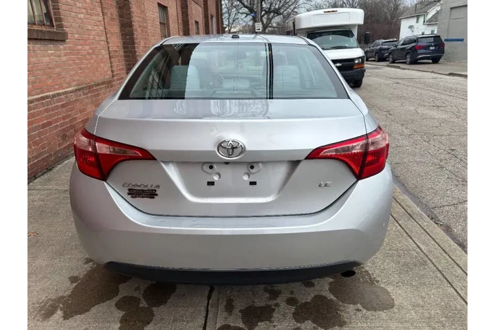 $15500 : 2018 Corolla LE image 9
