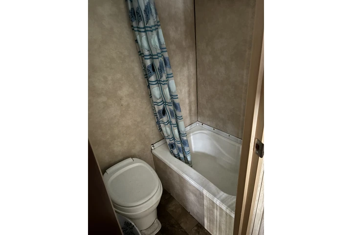 $650 : RV Cuarto en Renta image 1