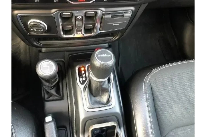 $29995 : Jeep Gladiator 2021 4x4 Free image 10