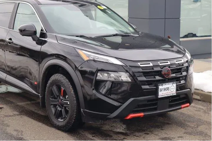 $27477 : Nissan Rogue 2025 AWD Rock C image 2