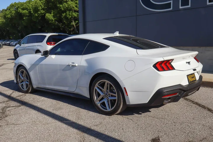 $31387 : 2024 Mustang EcoBoost Fastback image 6