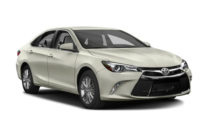 2015 Camry SE Sedan 4D image 6