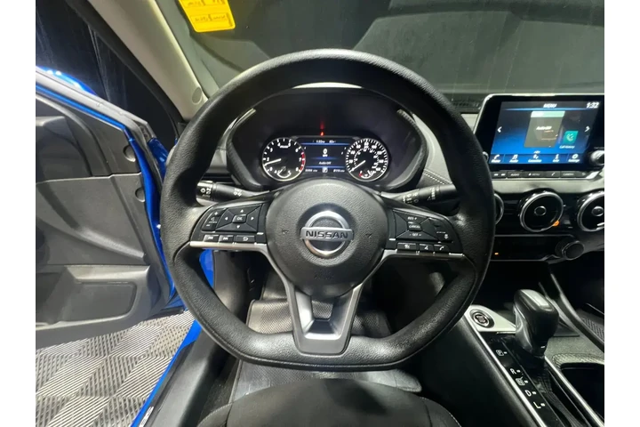 Nissan Sentra 2023 SV 4dr Se image 9