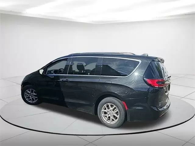 $22990 : Pre-Owned 2022 Pacifica Touri image 3