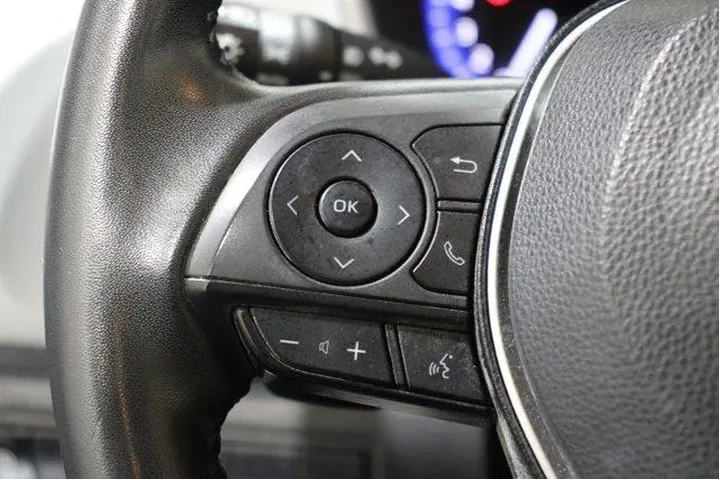 $20892 : Toyota Corolla Hatchback 202 image 9